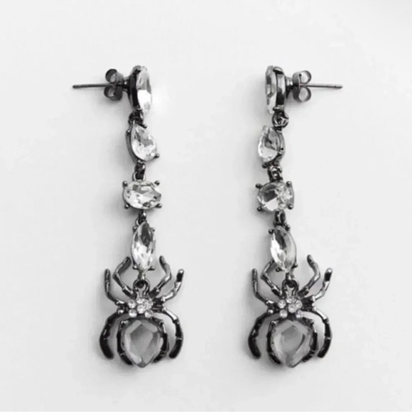 Gothic Spider Crystal Earrings - Picture 3 of 8